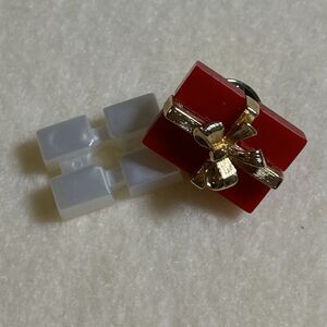 Vintage Avon Gold Tone Red & White Christmas Interchangeable Present Pin TieTack